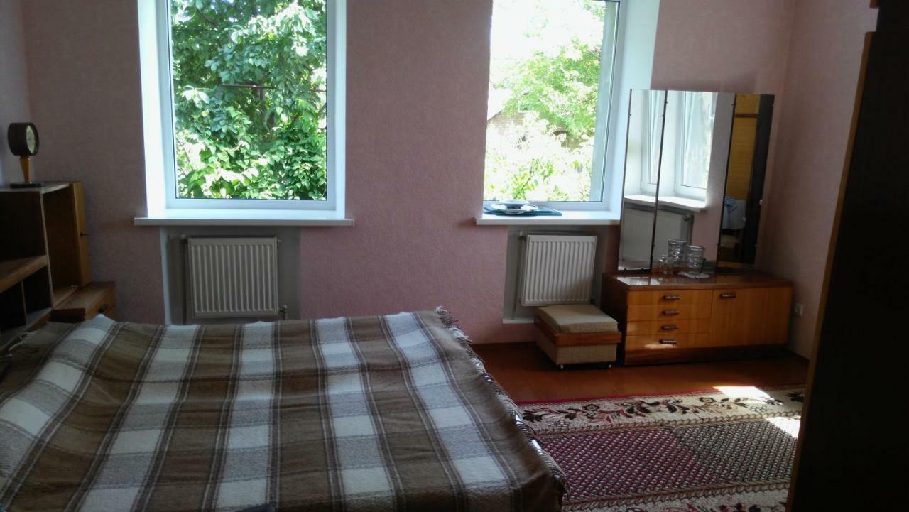 Separate Room Homestay In A Private House, Facilities Shared With Owner Бердичів Екстер'єр фото
