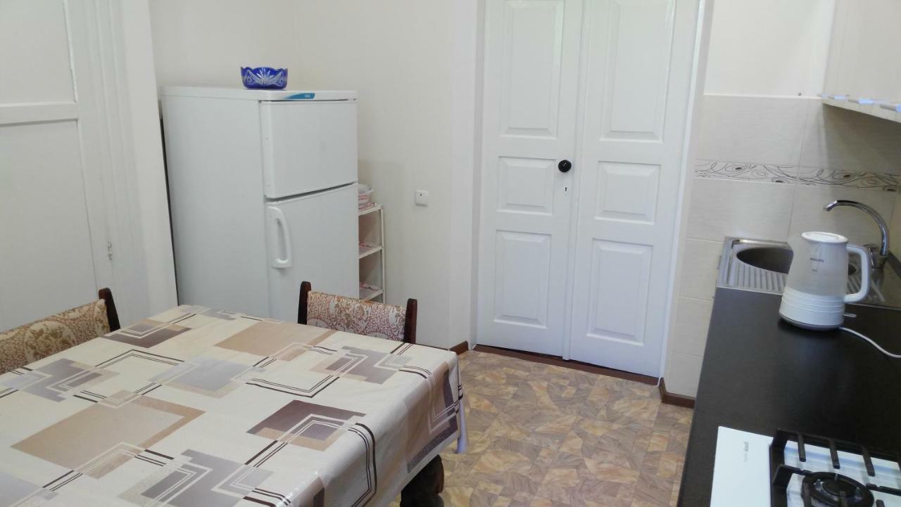 Separate Room Homestay In A Private House, Facilities Shared With Owner Бердичів Екстер'єр фото